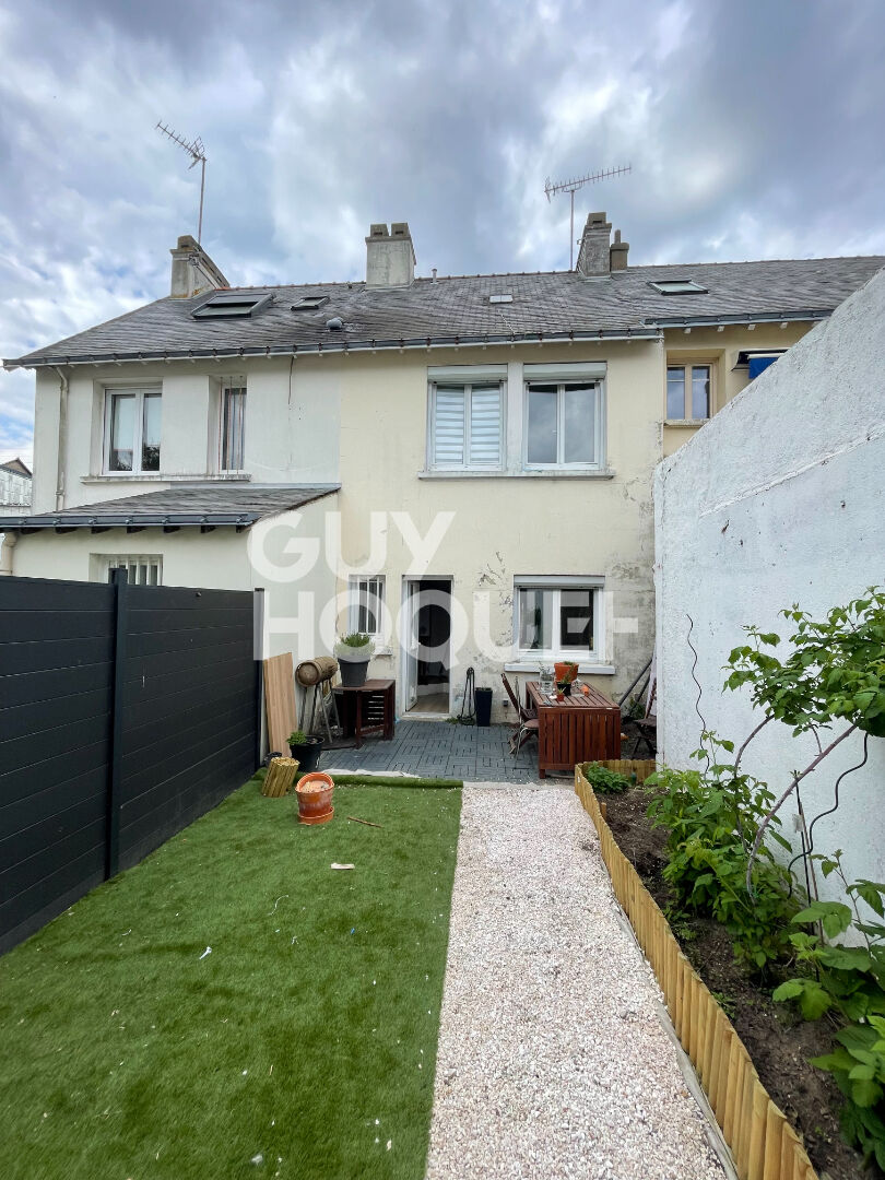 TRIGNAC, Mairie - Maison 1chambre, bureau, jardin, garage