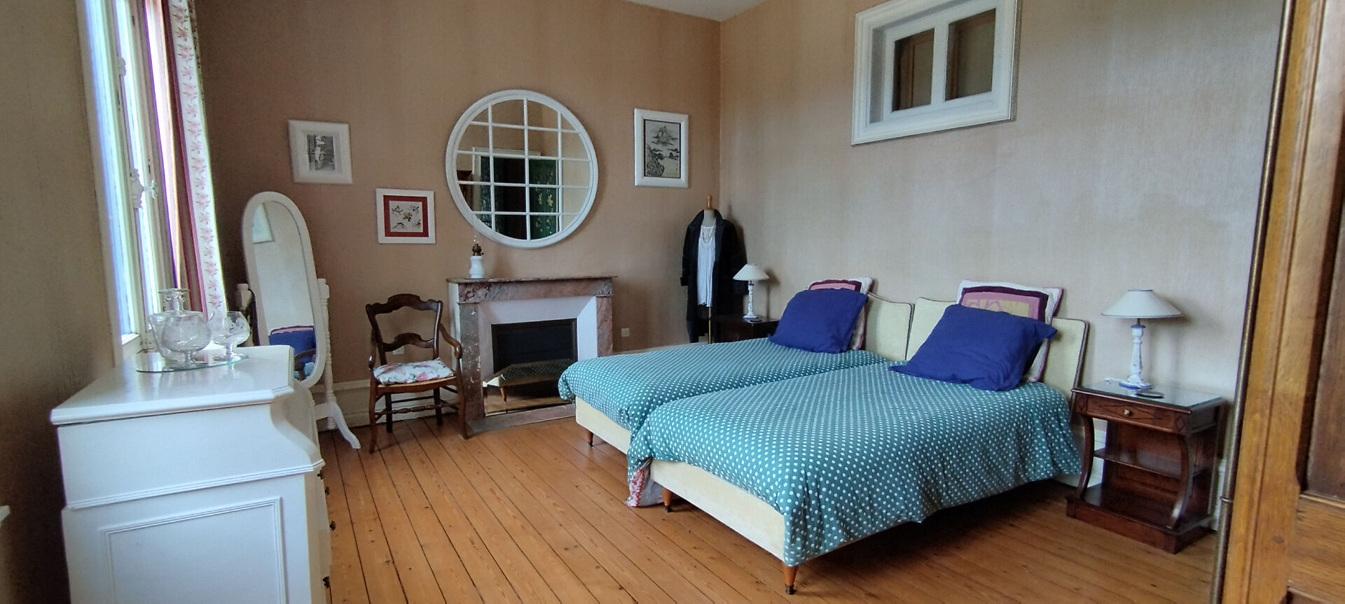 VENTE d'une propriété de 11 pièces (390 m²)