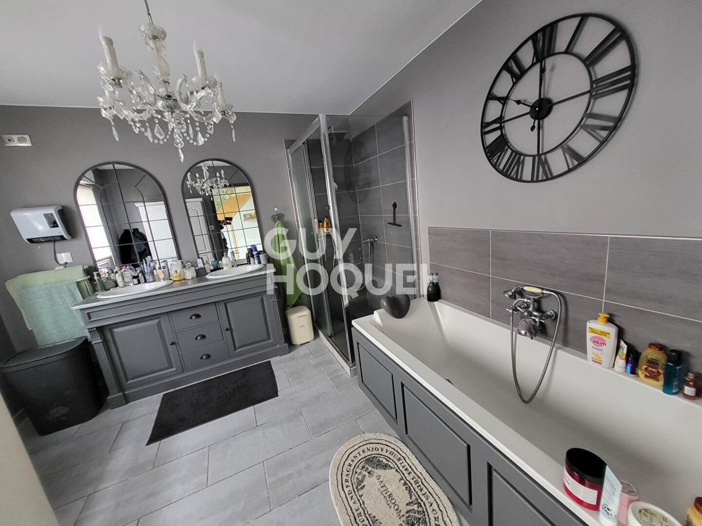 VENTE d'une maison cubique récente de 4 pièces (149 m²)