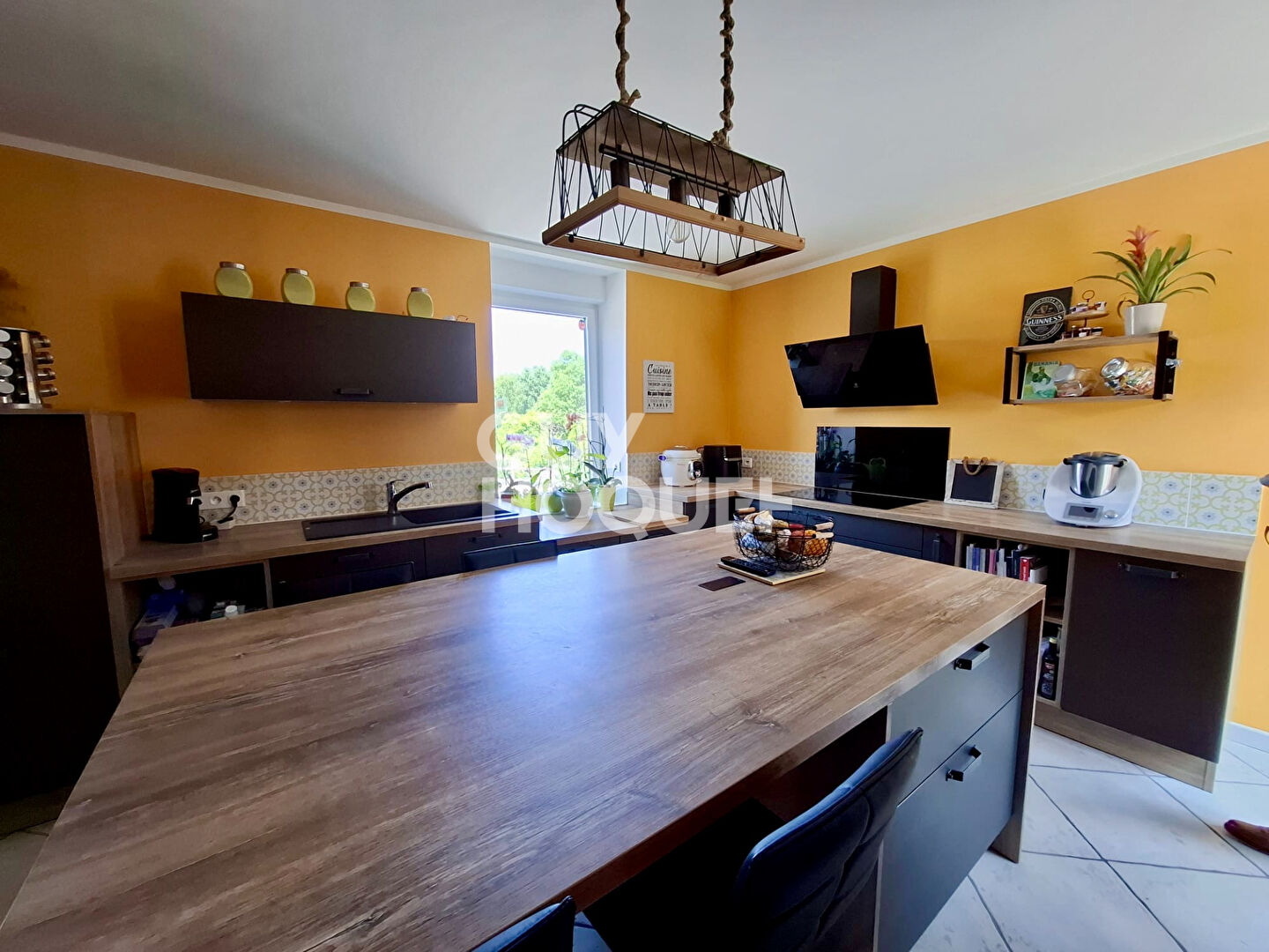 À VENDRE Maison individuelle alliant confort, fonctionnalité et charme authentique