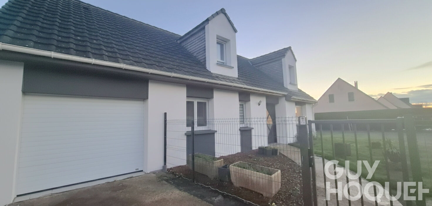 Pavillon individuel semi plain-pied - 4 chambres, Piscine et Performance Énergétique (DPE B)