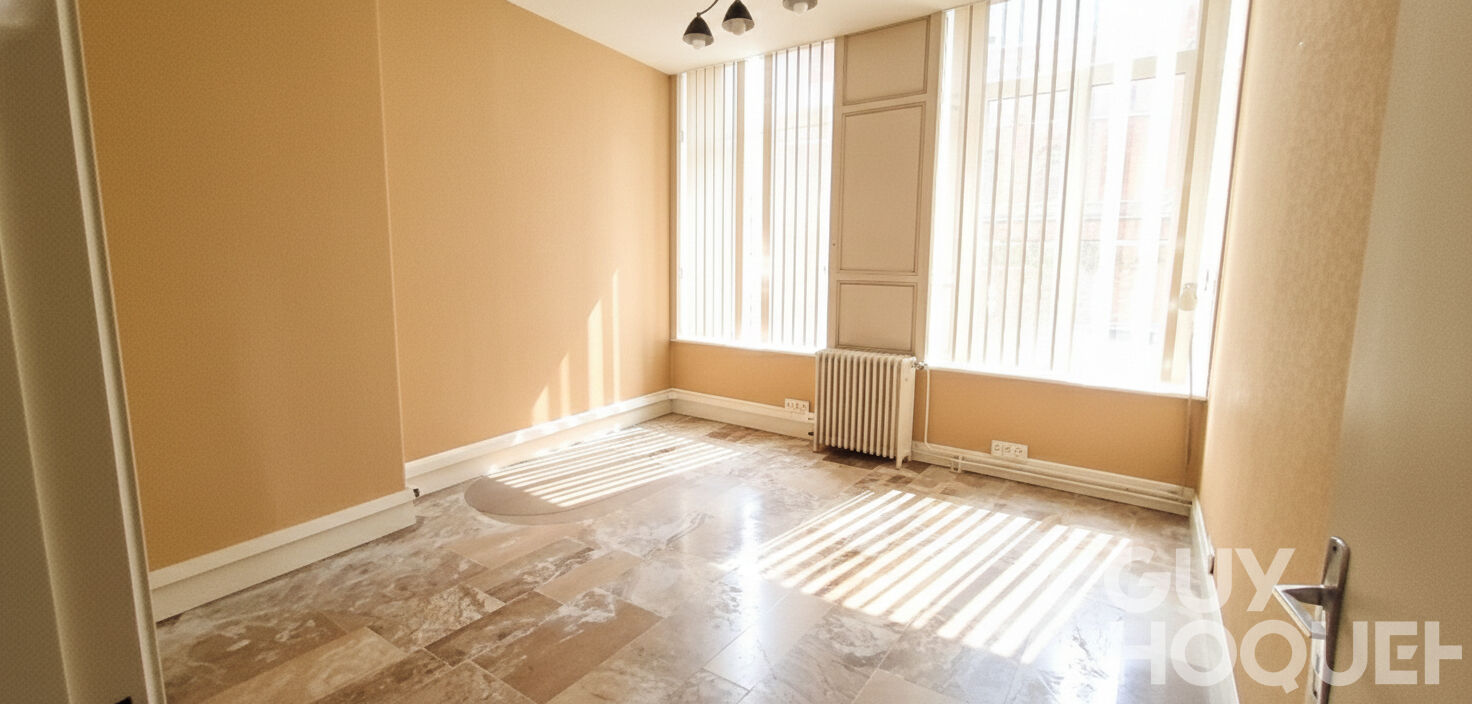 Hôtel Particulier de 418 m² - Coeur Historique de Saint-Omer