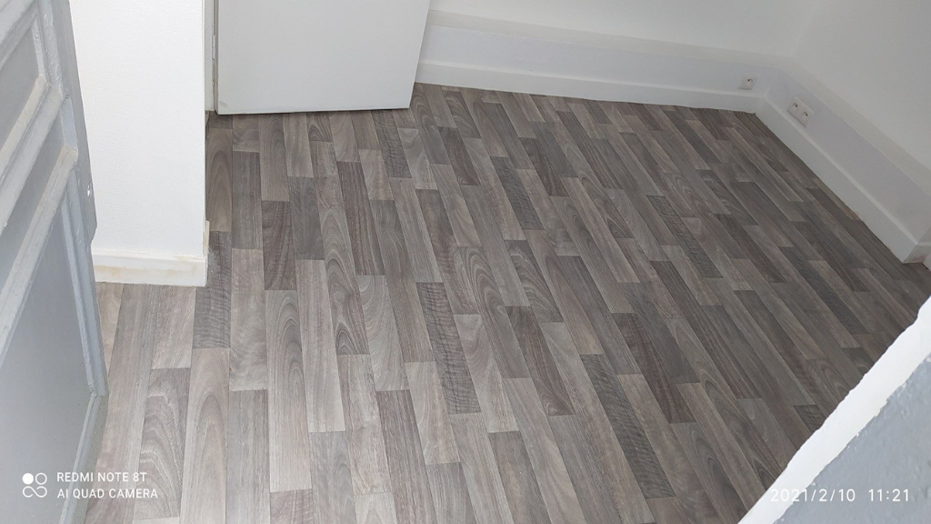 Mairie de saint  Ouen  Dépendance  9 ,80 m²  à usage de  Bureau