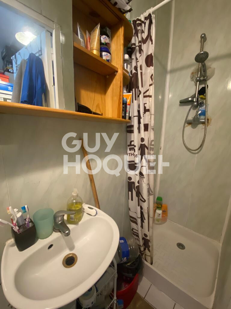 PORTE DE CLIGNANCOURT - STUDIO VENTE OCCUPE - 18,95 M²