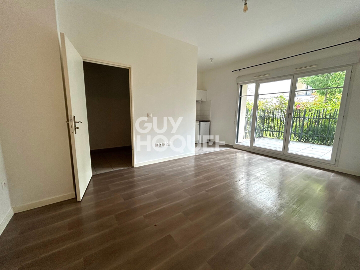 Studio - 28.56 m2 - Terrasse - Charges collectives