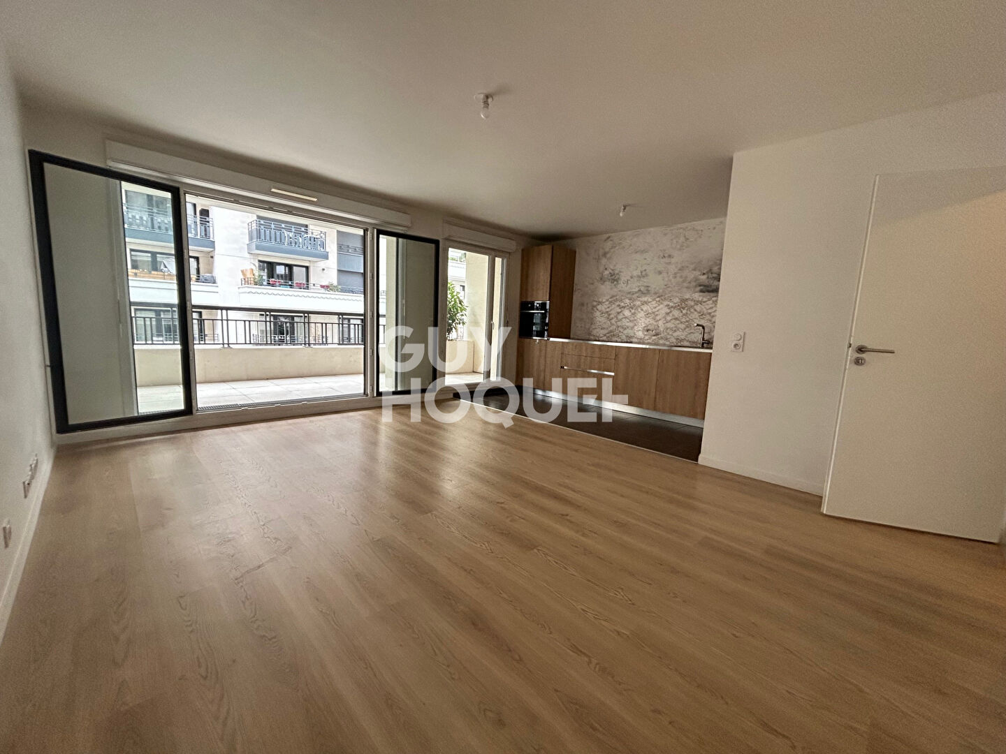 Appartement 4 pièces - Saint Ouen Sur Seine - 80.86 m2 - Balcon