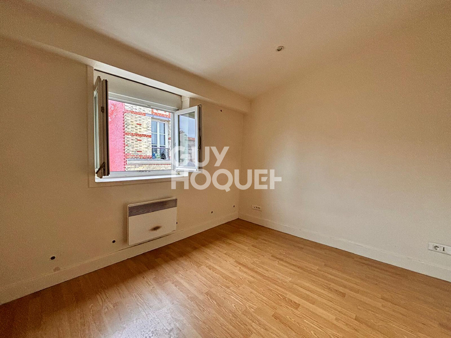 PORTE DE CLIGNANCOURT - 2/3 PIÈCES - 53,22 M²