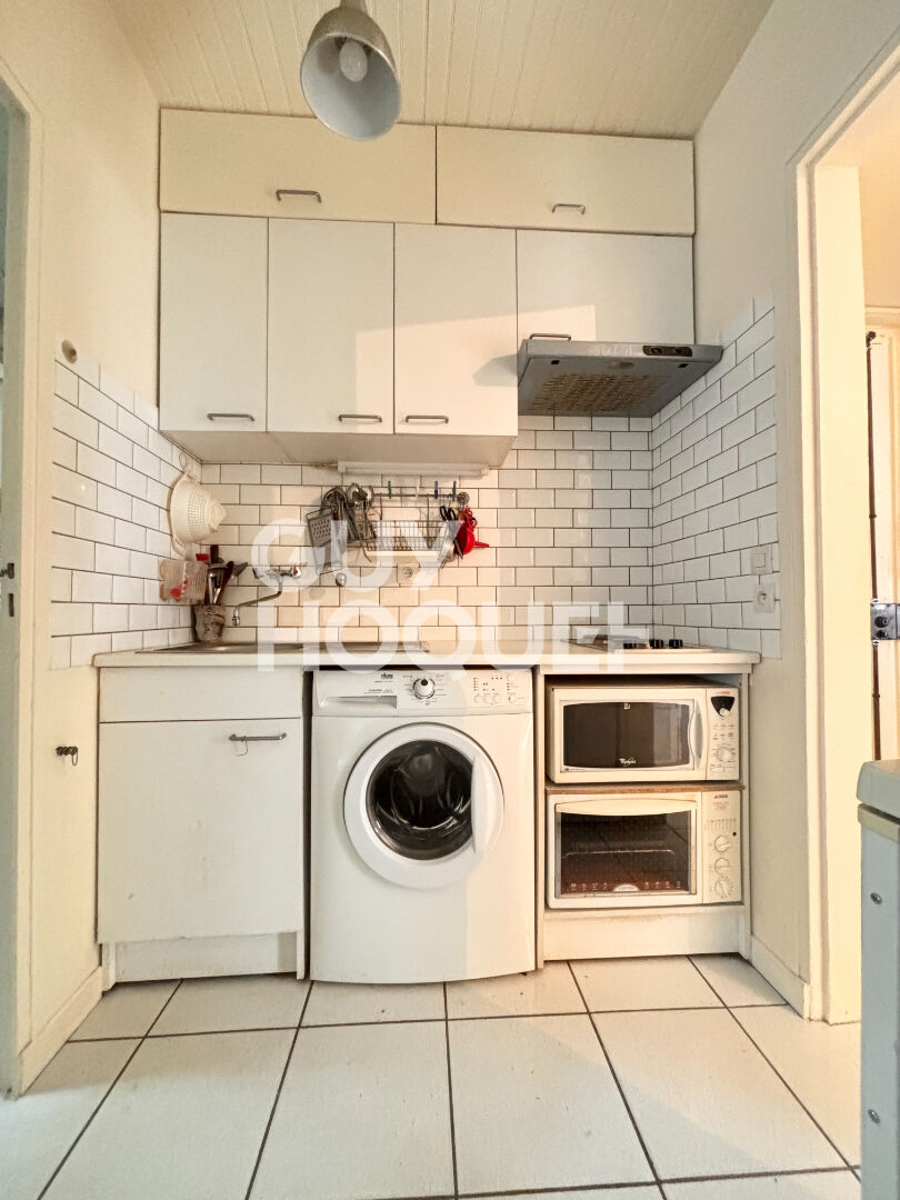 QUARTIER DES PUCES - 2 PIÈCES - 32 M²