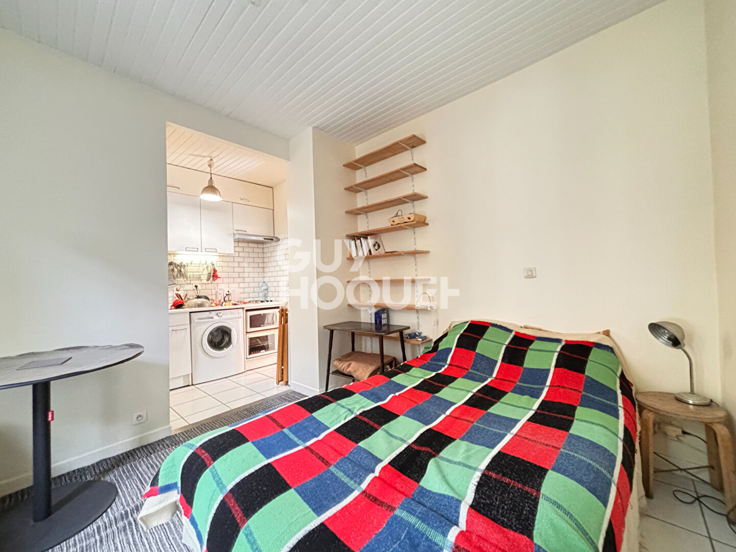 QUARTIER DES PUCES - 2 PIÈCES - 32 M²