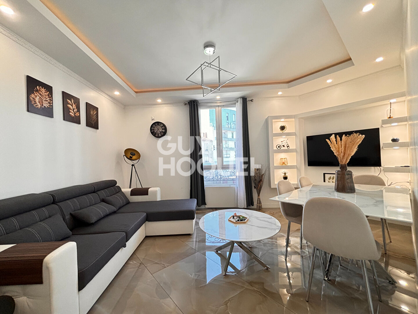 Mairie de St Ouen - 3 pièces 50m2 - Cave.