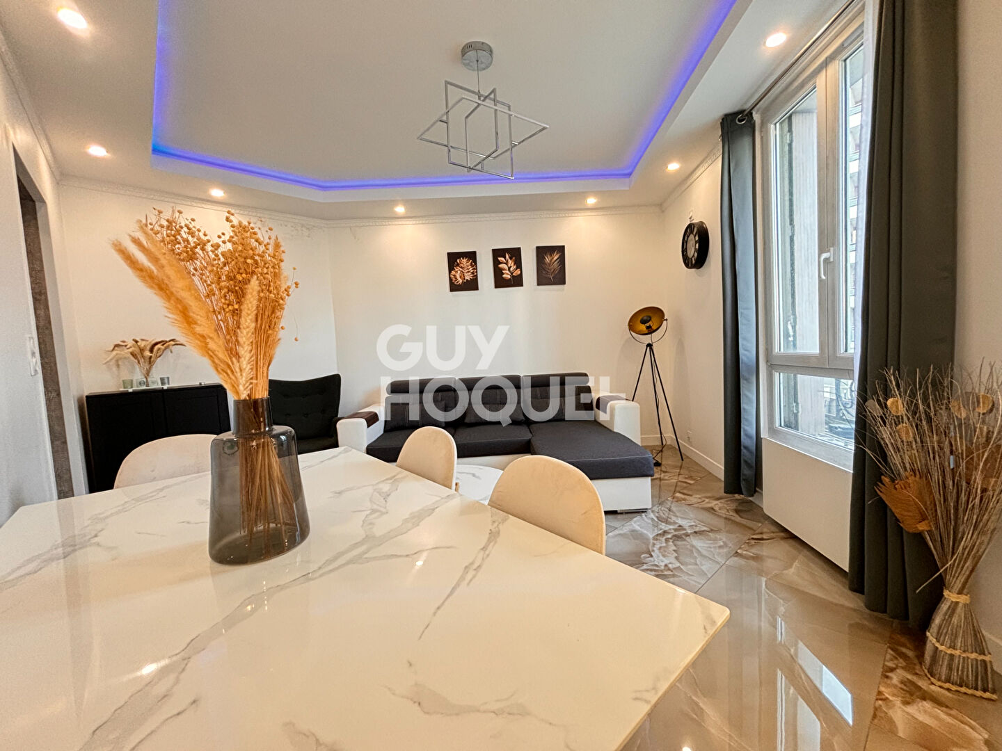 Mairie de St Ouen - 3 pièces 50m2 - Cave.