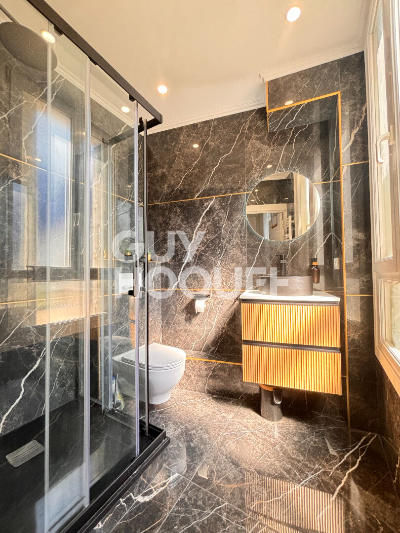 Mairie de St Ouen - 3 pièces 50m2 - Cave.