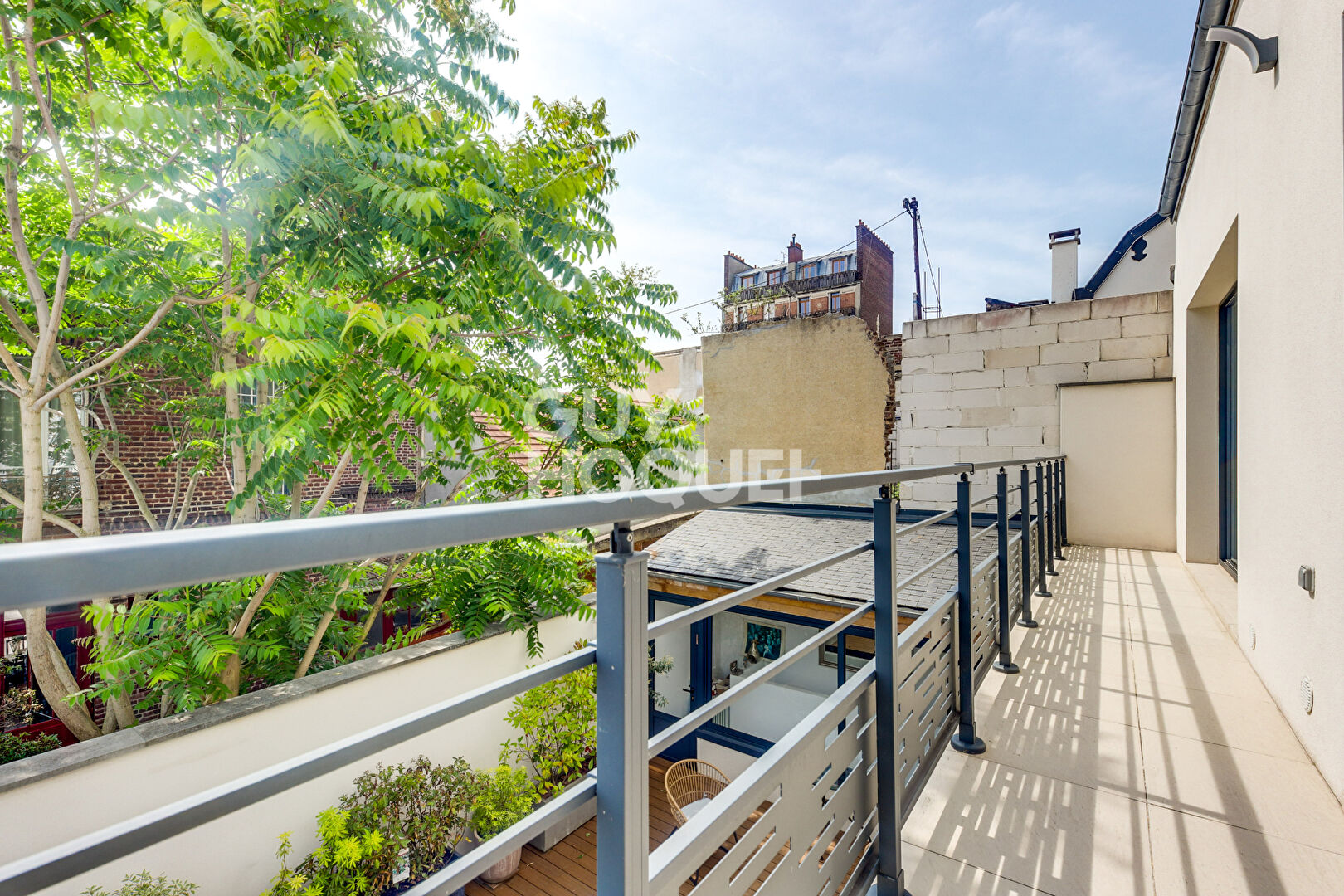 SECTEUR MAIRIE DE SAINT-OUEN - MAISON 5  PIÈCES  188 m² - EXTÈRIEURS 40 m²