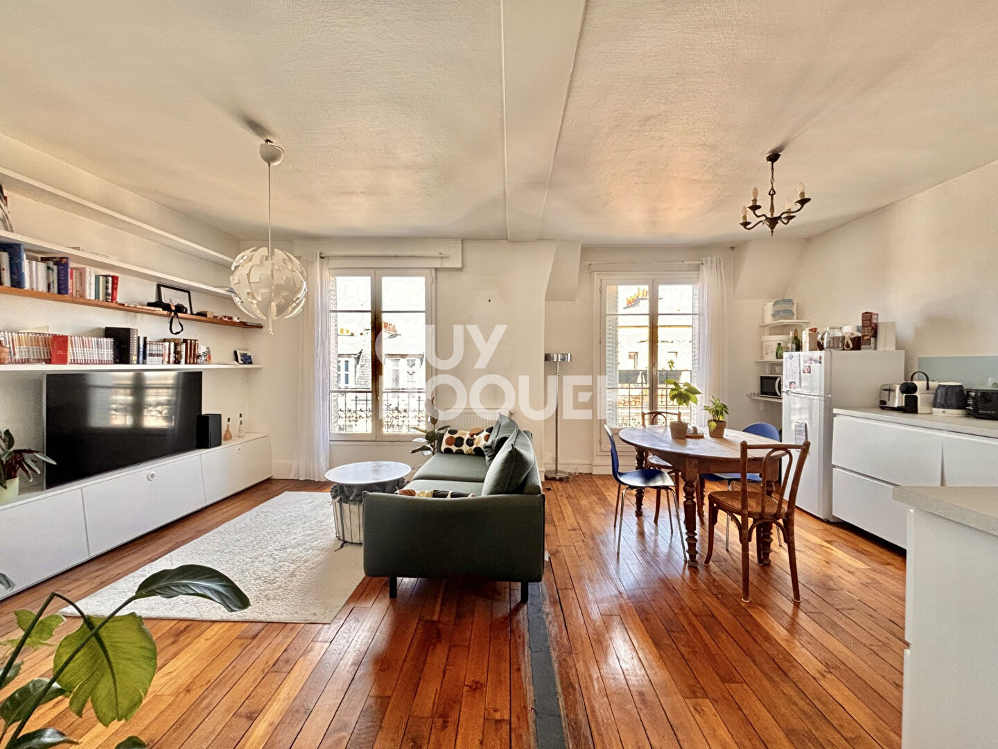 QUARTIER DES PUCES / RUE DES ROSIERS  - DERNIER ETAGE 2/3 PIÉCES - 54,23 M² - CAVE