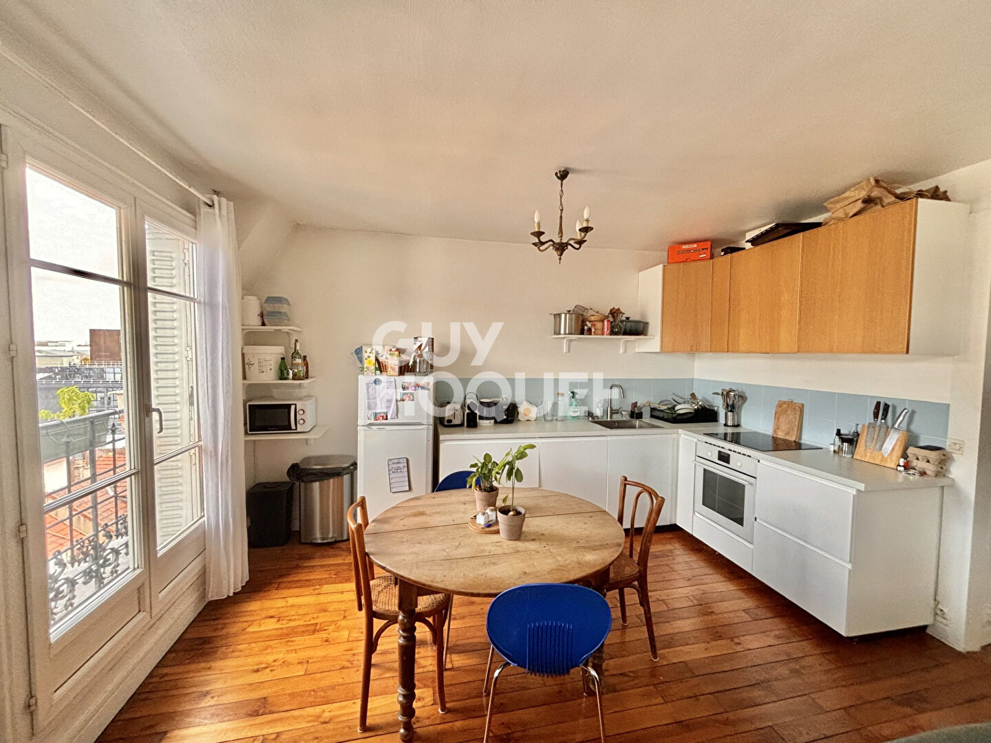 QUARTIER DES PUCES / RUE DES ROSIERS  - DERNIER ETAGE 2/3 PIÉCES - 54,23 M² - CAVE