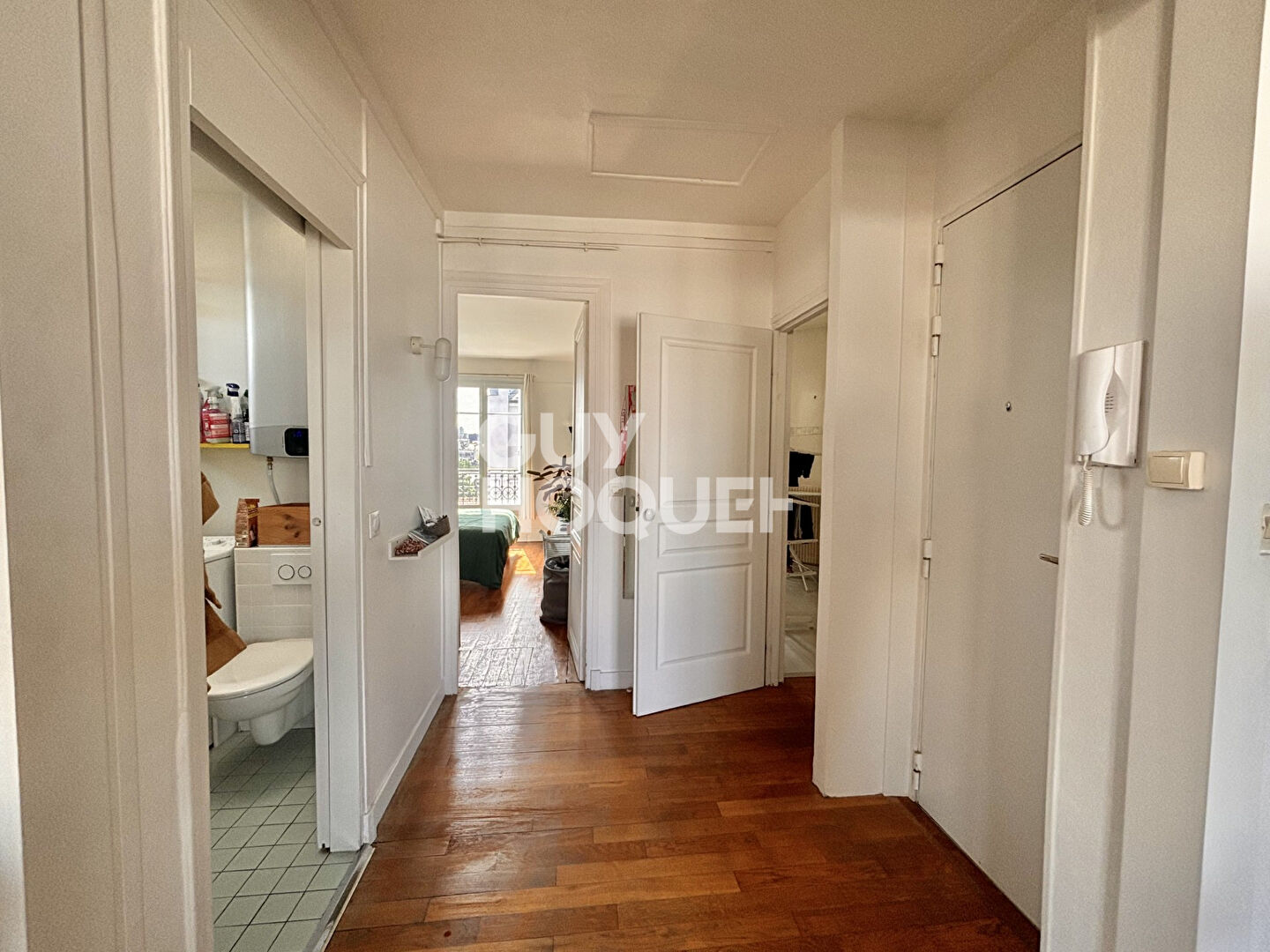 QUARTIER DES PUCES / RUE DES ROSIERS  - DERNIER ETAGE 2/3 PIÉCES - 54,23 M² - CAVE