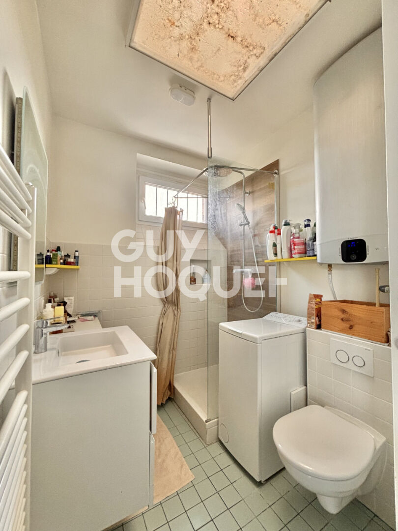 QUARTIER DES PUCES / RUE DES ROSIERS  - DERNIER ETAGE 2/3 PIÉCES - 54,23 M² - CAVE