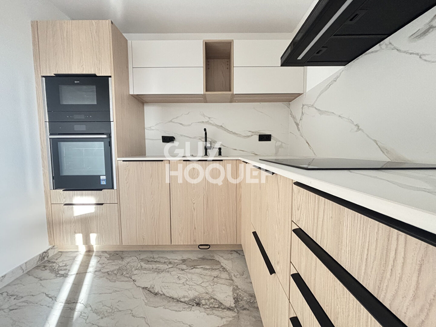 MAIRIE DE SAINT-OUEN - 2 PIÈCES - 49,59 M² - BALCON - PARKING