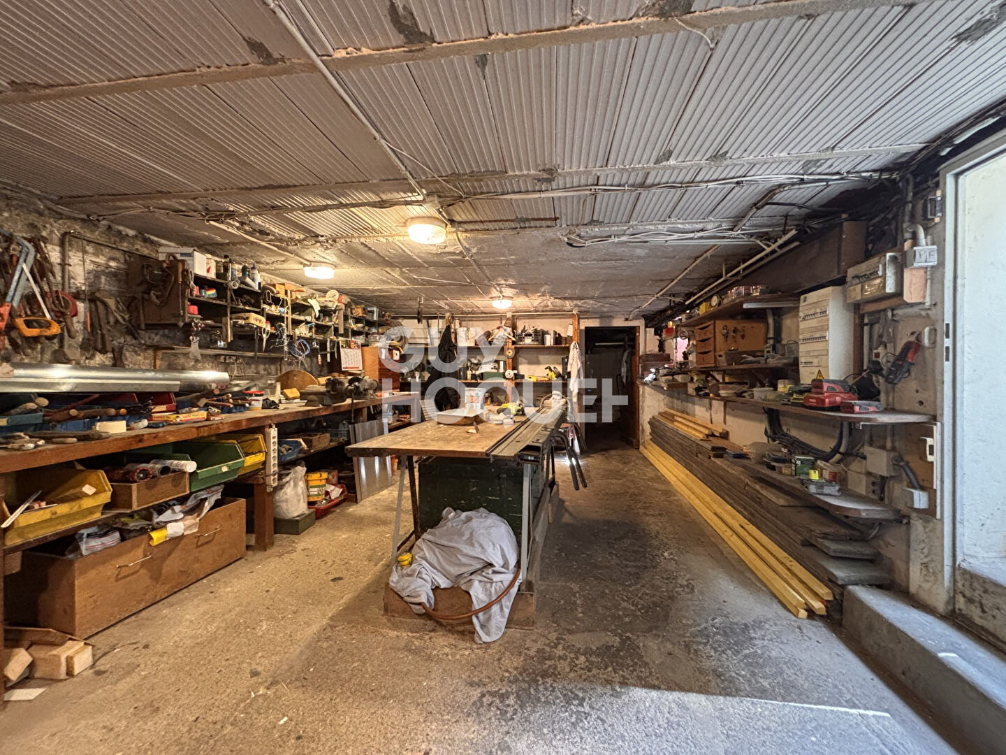 GODILLOT/BAUER - MAISON 97 M²  - 4 PIÈCES - COUR - SOUS-SOL - GARAGE