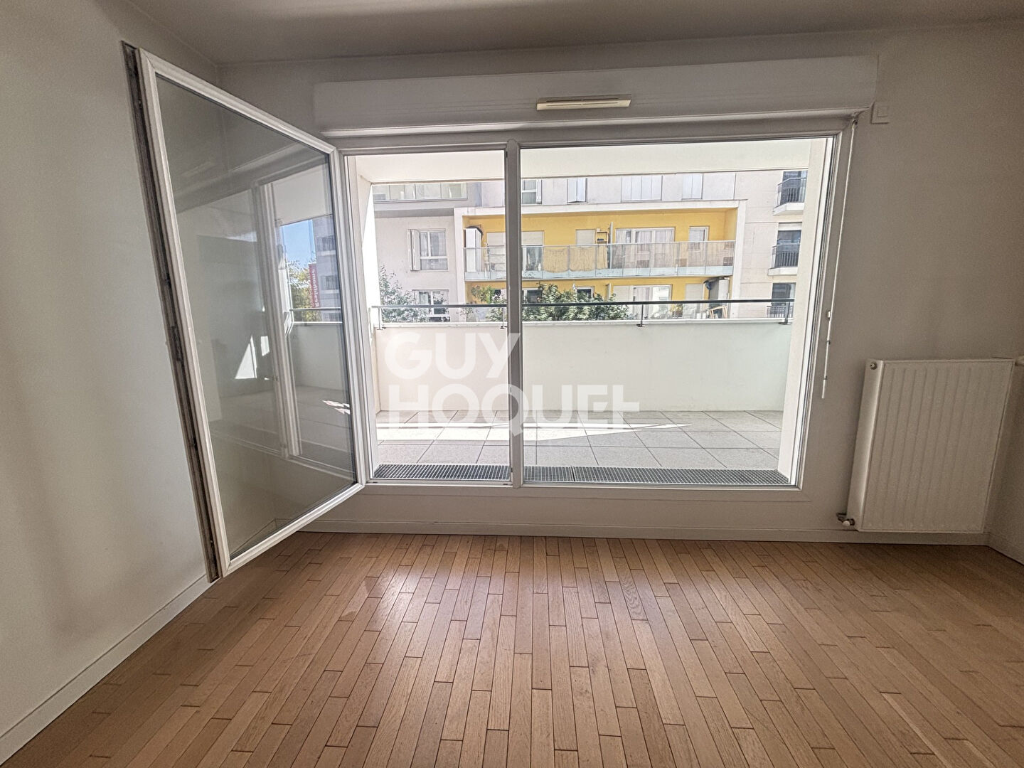 DOCKS DE SAINT-OUEN - 2 PIÈCES 49 M² - TERRASSE 6,40 M²