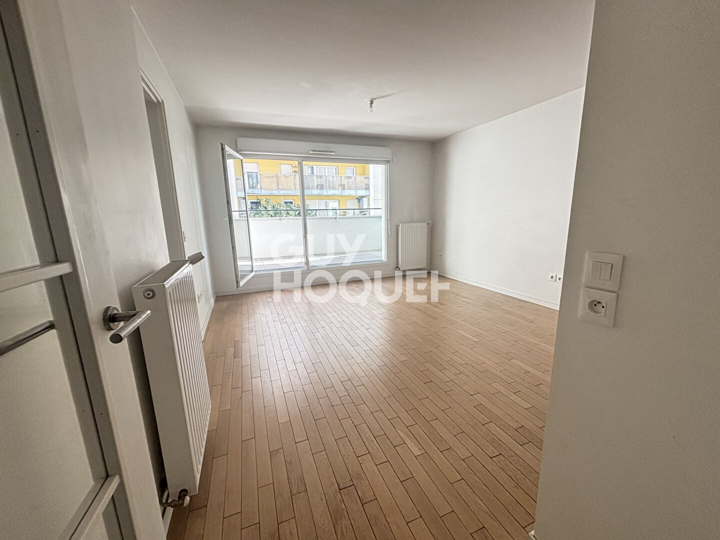 DOCKS DE SAINT-OUEN - 2 PIÈCES 49 M² - TERRASSE 6,40 M²