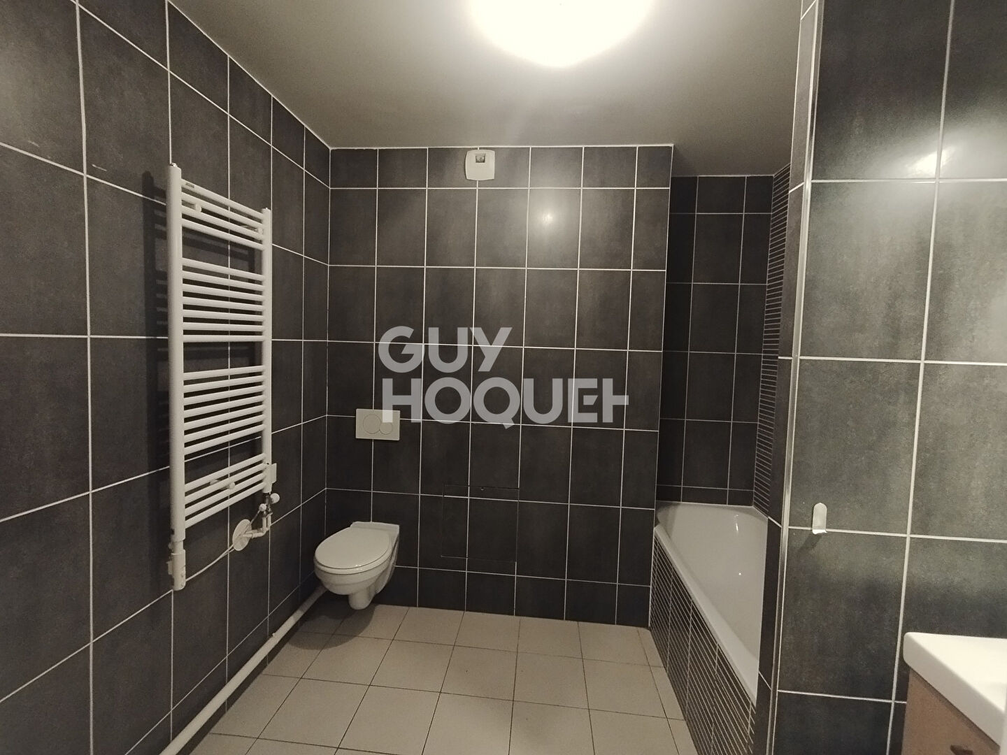 DOCKS DE SAINT-OUEN - 2 PIÈCES 49 M² - TERRASSE 6,40 M²