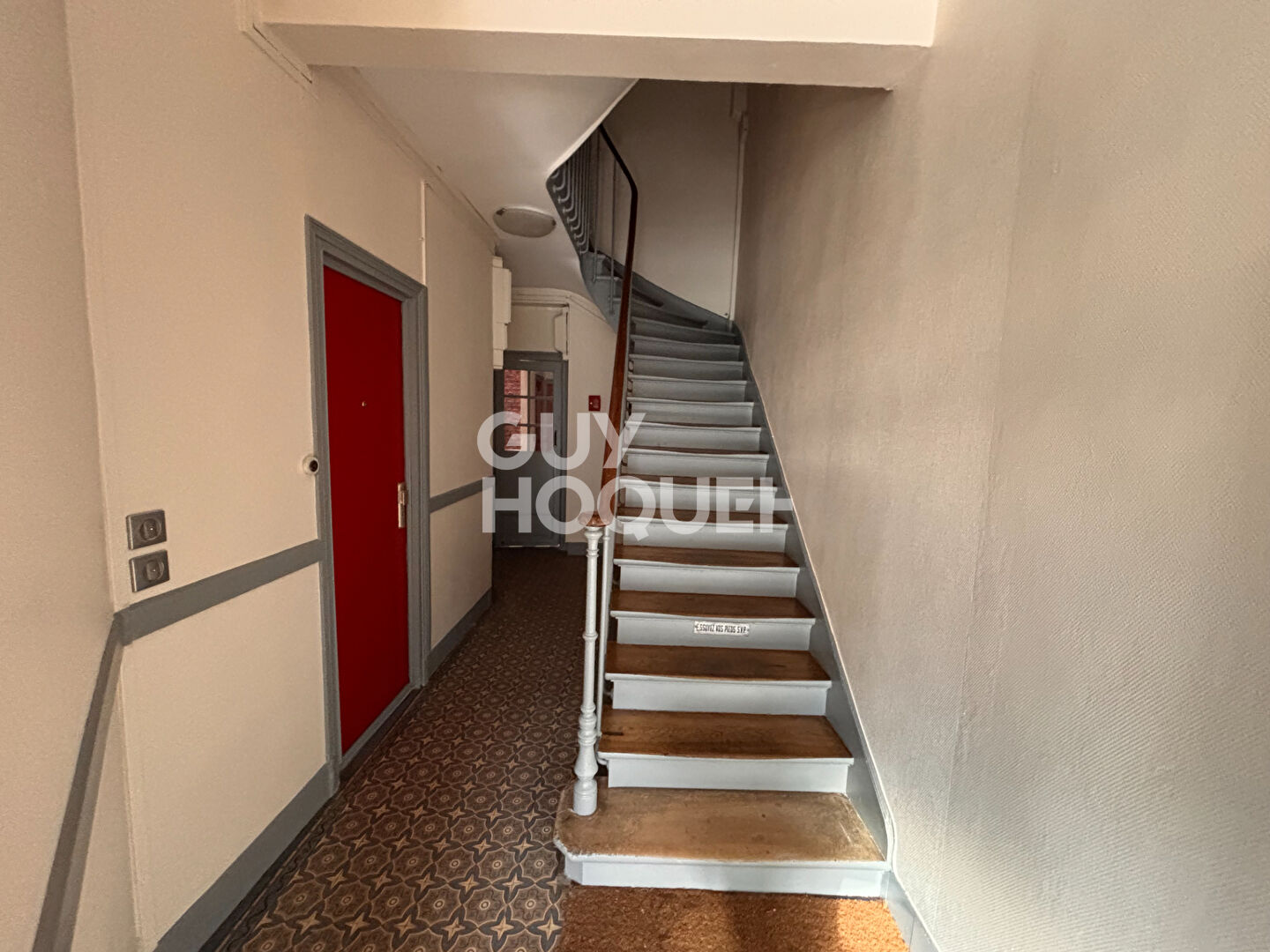 MAIRIE DE SAINT OUEN Studio 17 m2