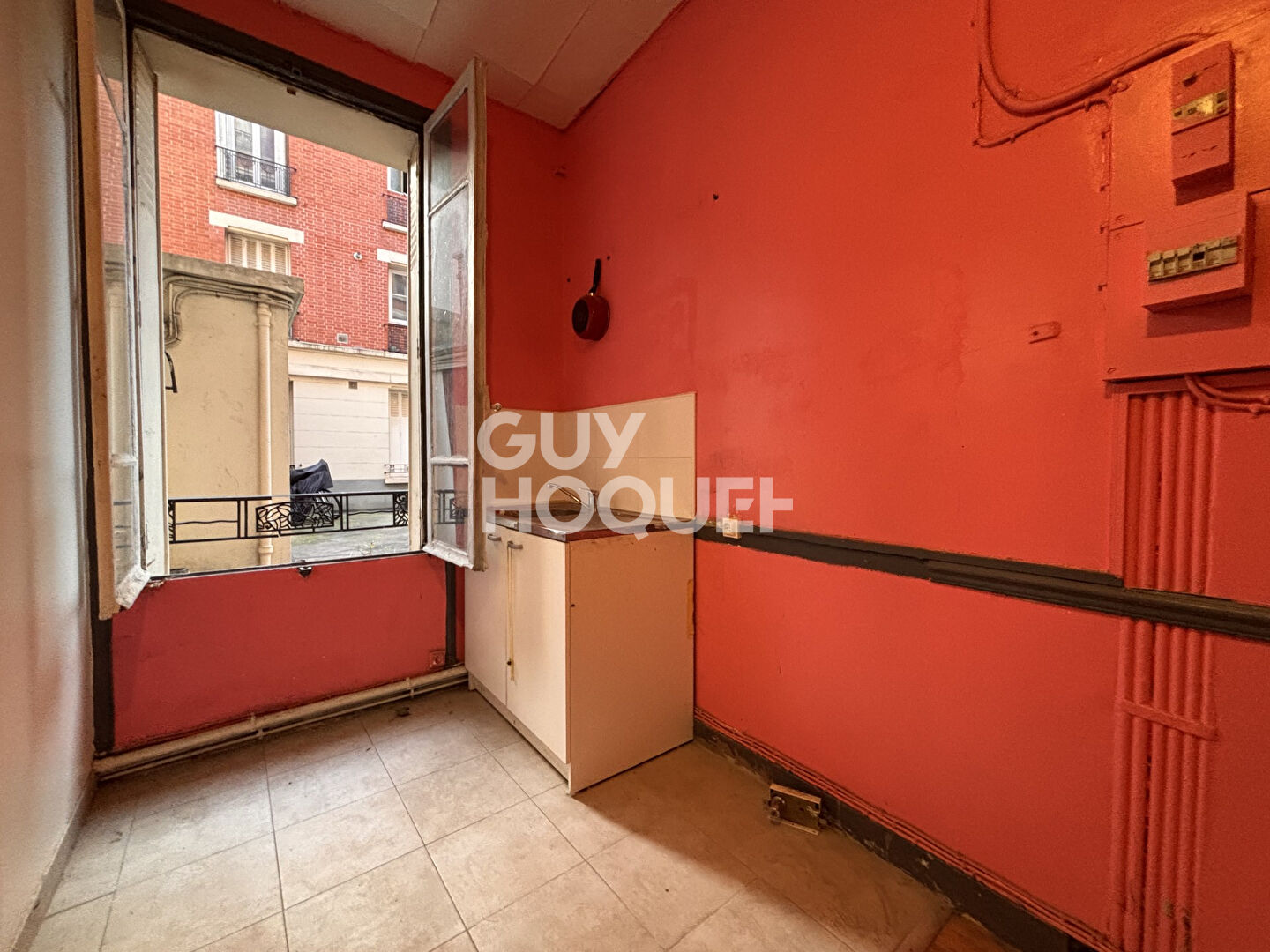 GARIBALDI / RER C - 2 PIÈCES - 25,02 M² - CAVE