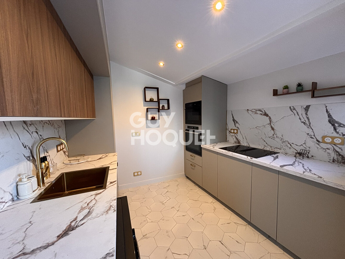 Appartement Mairie de Saint Ouen Sur Seine 6 pièce(s) 119.07m2-Terrasse