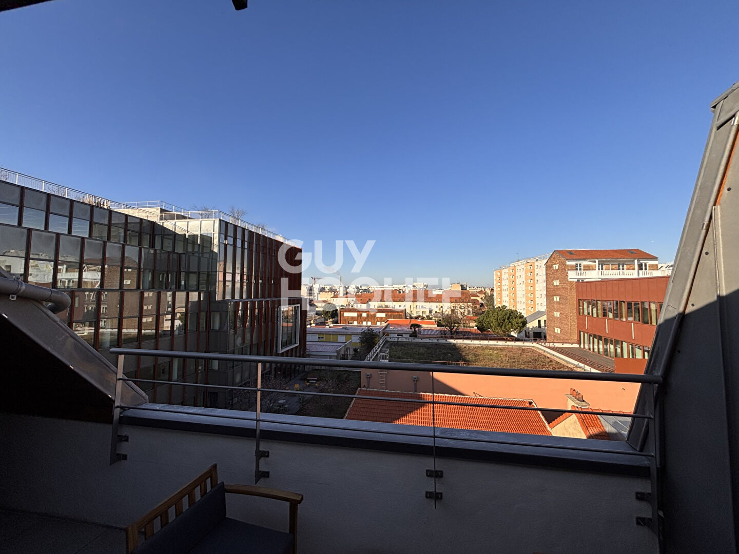 Appartement Mairie de Saint Ouen Sur Seine 6 pièce(s) 119.07m2-Terrasse