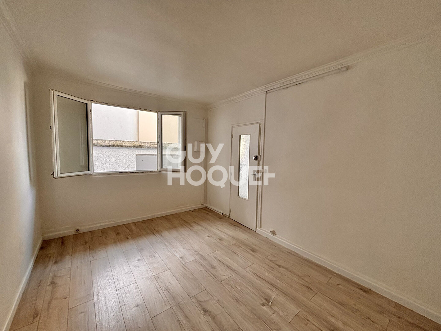 SAINT DENIS Maison familiale avec balcon, garage et fort potentiel