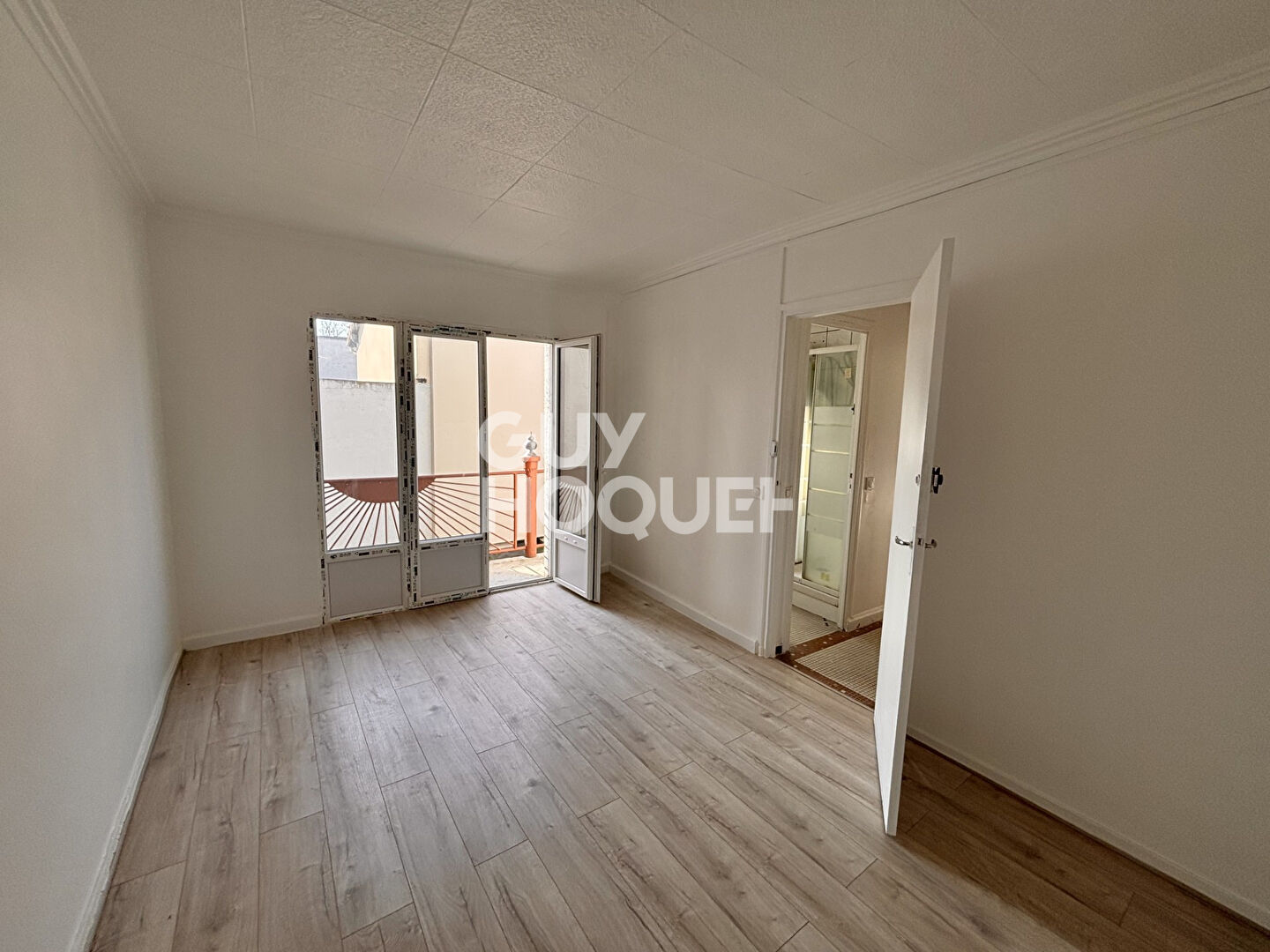 SAINT DENIS Maison familiale avec balcon, garage et fort potentiel