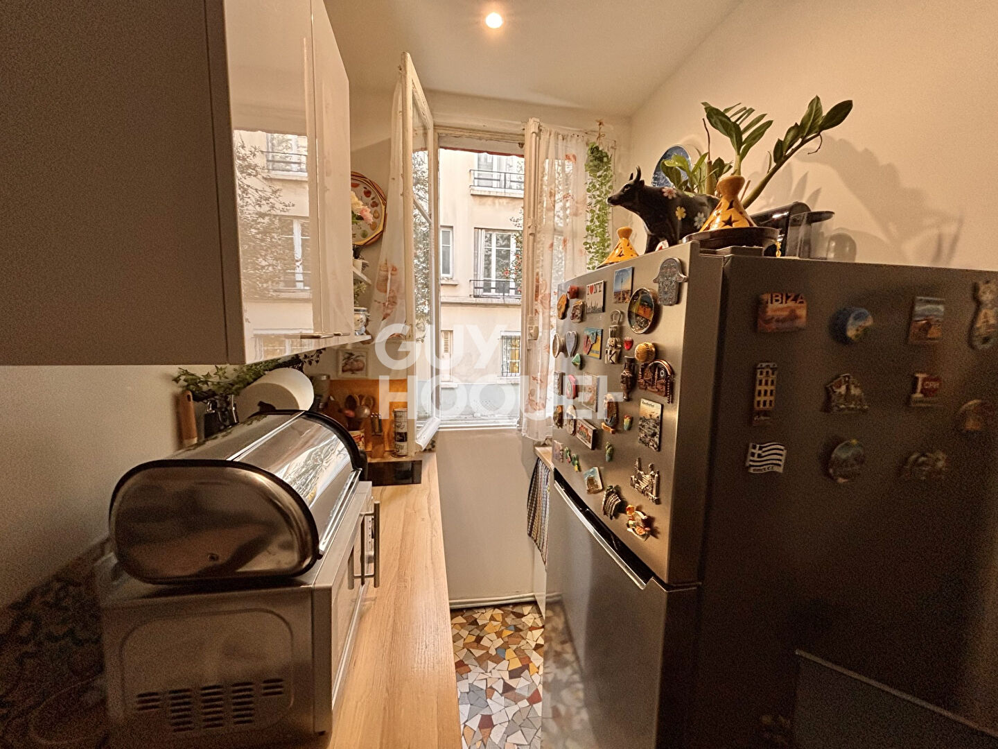 MAIRIE DE SAINT-OUEN - 2 PIÈCES 26,36 M² -  CAVE