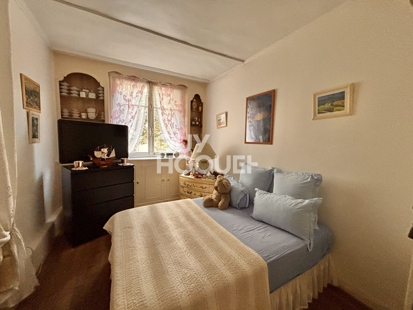 MAIRIE DE SAINT-OUEN - 2 PIÈCES 26,36 M² -  CAVE