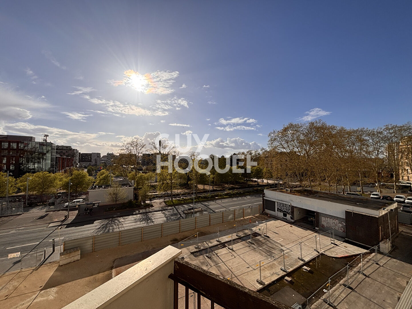 MAIRIE DE SAINT-OUEN - 2 PIÈCES - 50M² - BALCON - PARKING