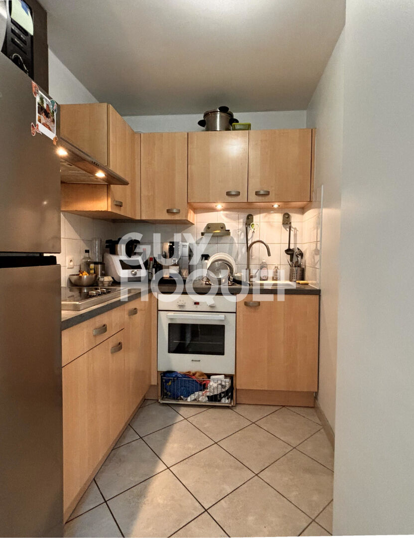 MAIRIE DE SAINT OUEN - 2 PIECES -41 m²- BALCON