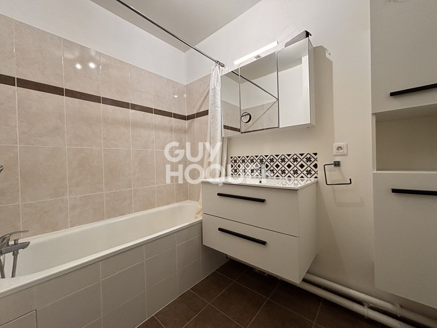 PLEYEL - 3 PIÈCES - 66,06 M² - BALCON - CAVE - PARKING EN SUS