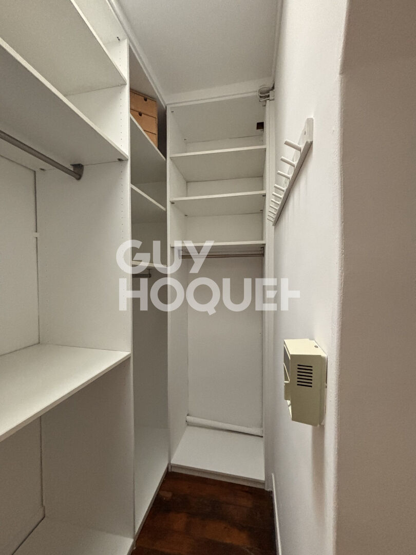 PARIS 17  rue lecluse  -2 pièce(s) 48 m2 -dernier étage