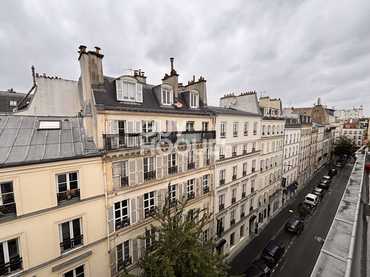 PARIS 17  rue lecluse  -2 pièce(s) 48 m2 -dernier étage