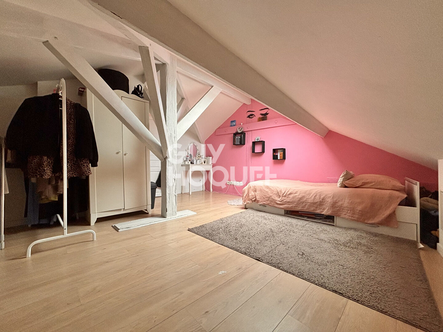 MAIRIE DE SAINT-OUEN - DERNIER ETAGE - DUPLEX 3 PIÈCES 52,50 M² - CAVE