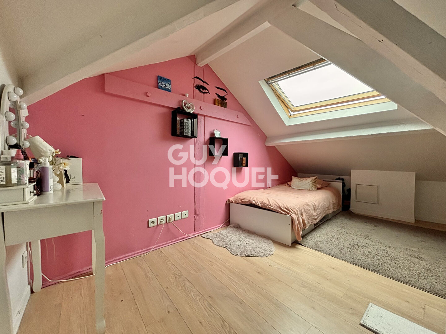 MAIRIE DE SAINT-OUEN - DERNIER ETAGE - DUPLEX 3 PIÈCES 52,50 M² - CAVE