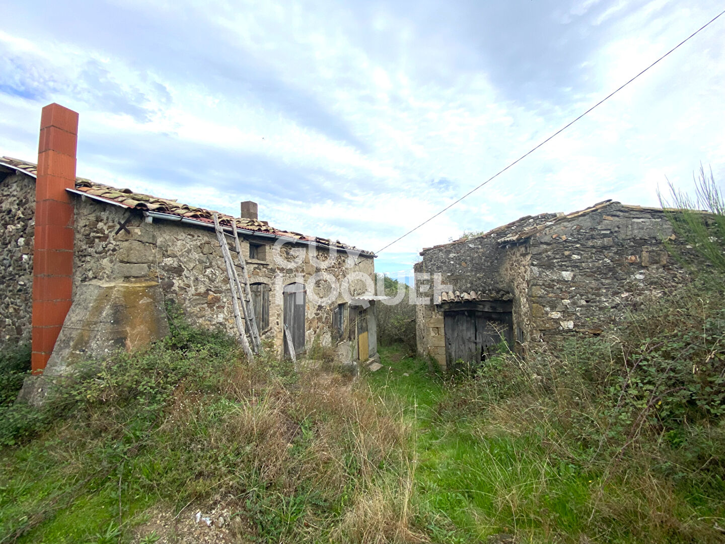 CORPS DE FERME A RENOVER - TOULAUD