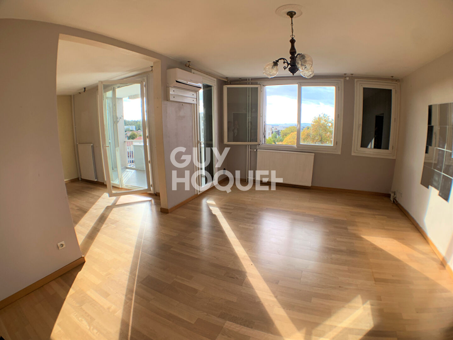 APPARTEMENT T5 + BALCON, VALENCE SUD