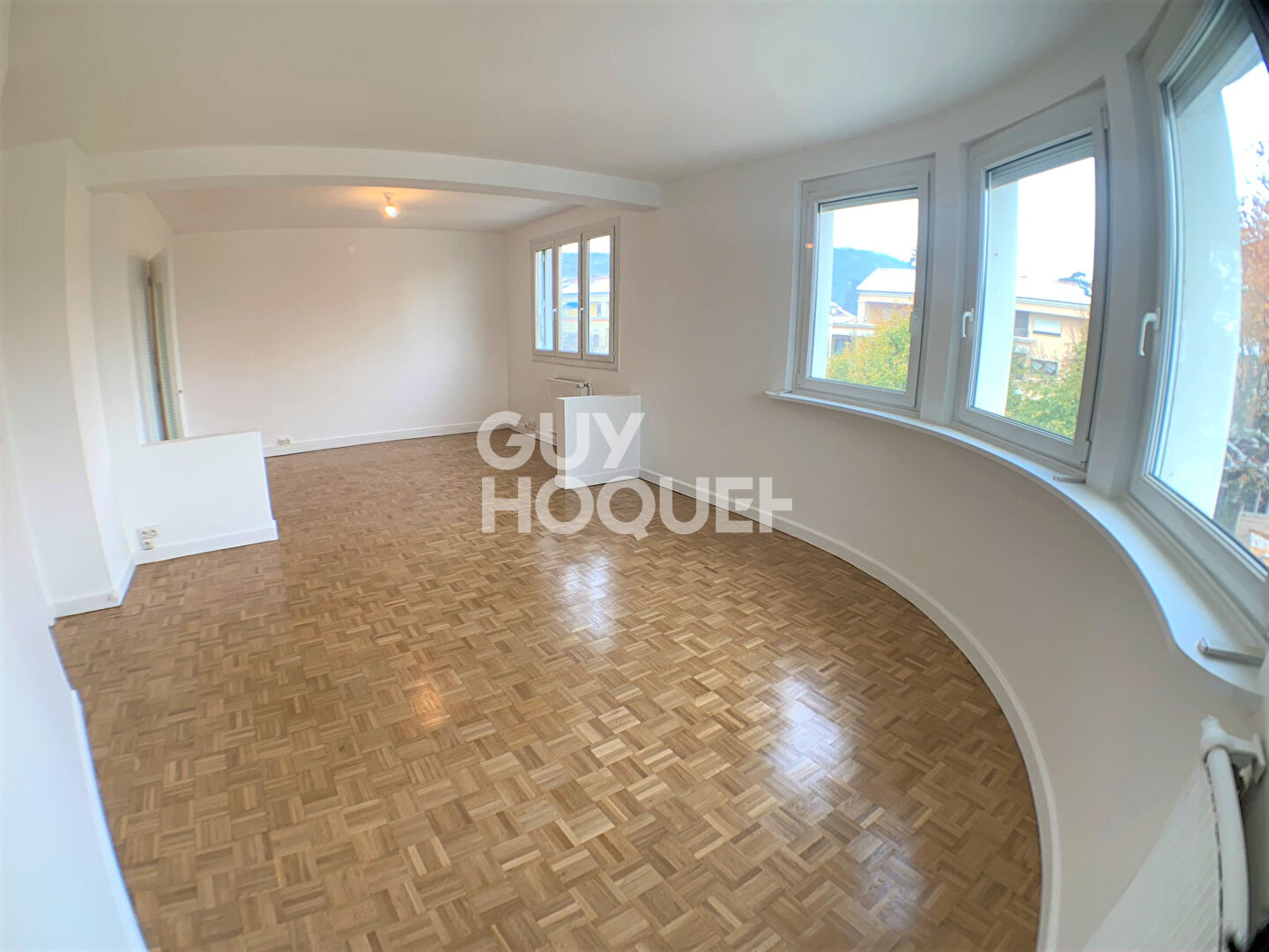 APPARTEMENT T4 CENTRE DE SAINT PERAY