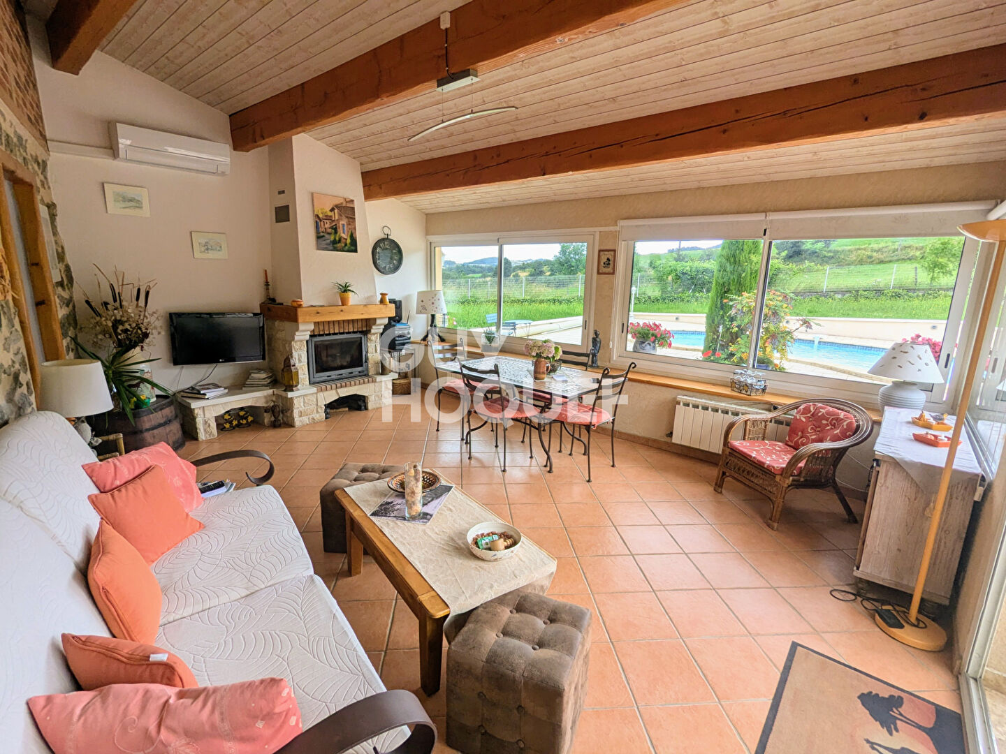 MAISON EN PIERRE avec piscine, à moins de 15 minutes de SAINT-PERAY