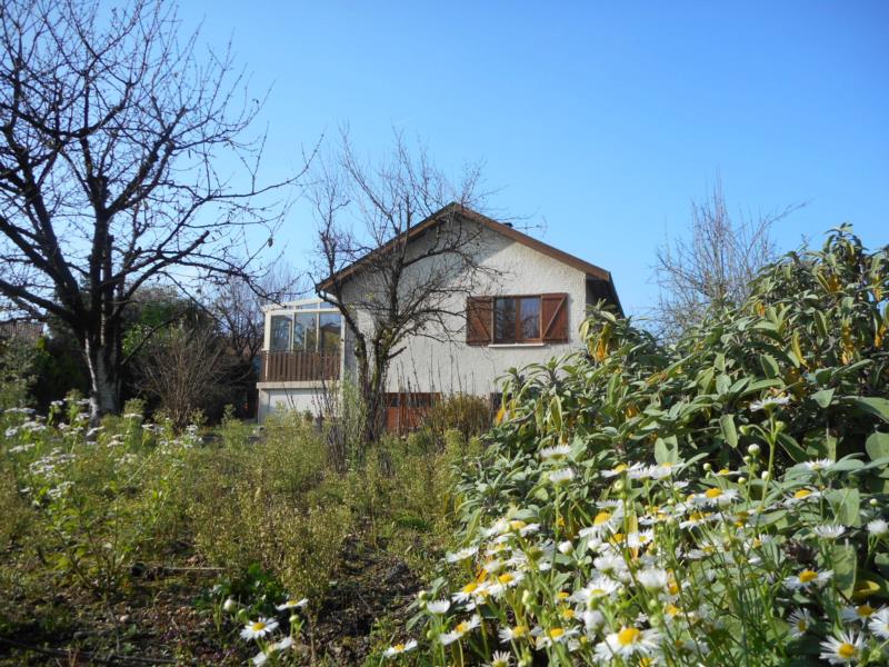 MAISON avec un jardin de 1600 m2 environ
