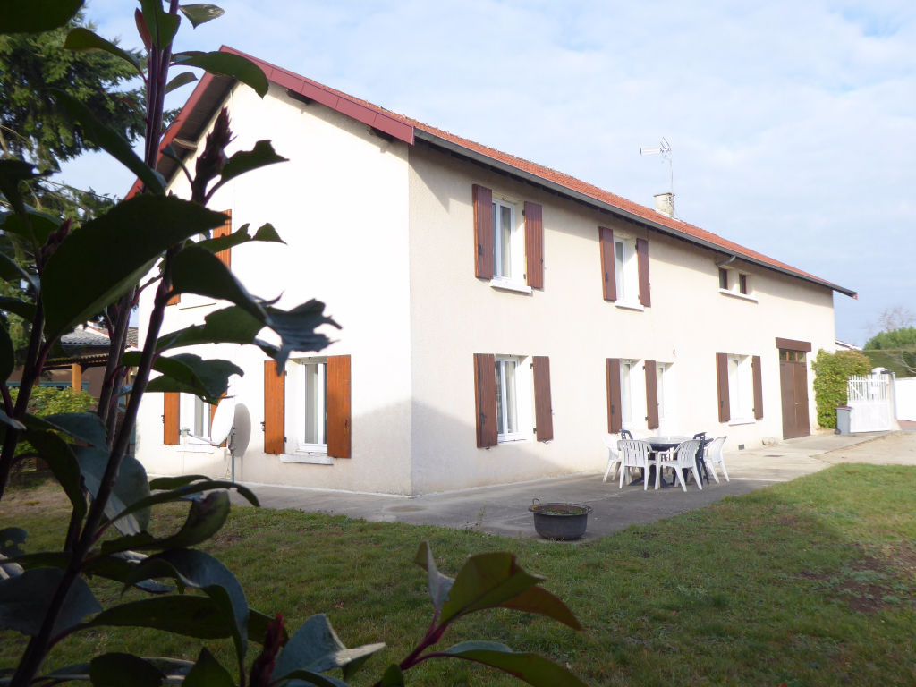 Beau corps de ferme au calme