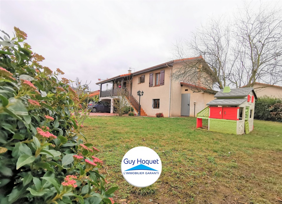 Grande maison avec 4 chambres au calme à Chamagnieu