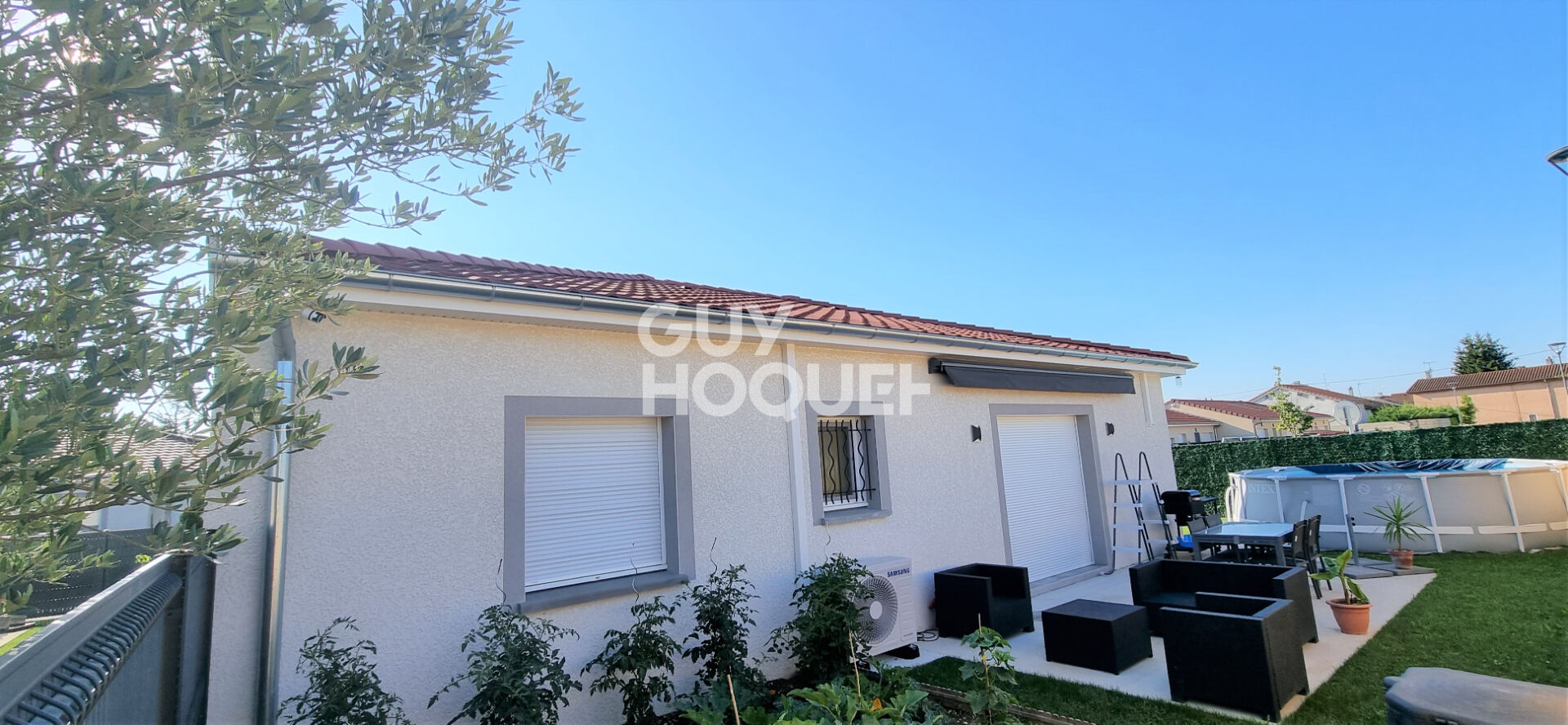 Belle maison récente avec une vaste pièce de vie à Loyettes