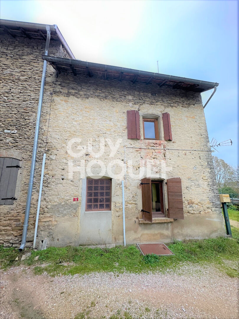 Maison en pierre à rafraichir avec jardin